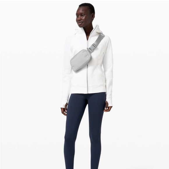 EUC Lululemon Everywhere Belt Bag 1L - Silver Drop - Picture 2 of 9